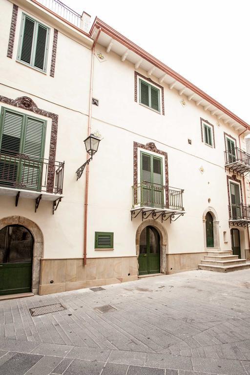 Palazzo Pagliaro Hotel Santo Stefano di Camastra Buitenkant foto