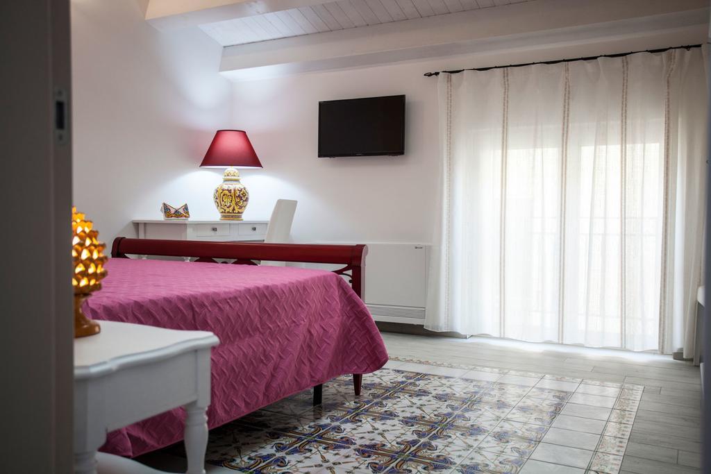 Palazzo Pagliaro Hotel Santo Stefano di Camastra Buitenkant foto