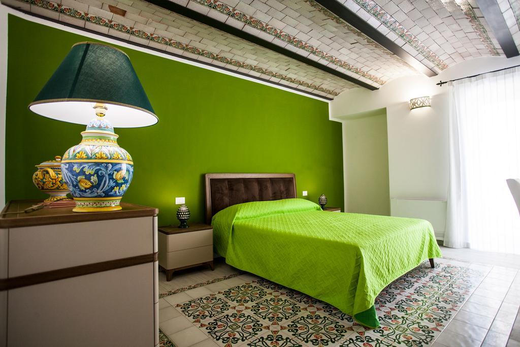 Palazzo Pagliaro Hotel Santo Stefano di Camastra Buitenkant foto
